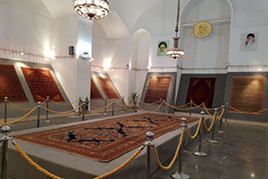 فرش‌های شهر ملایر با قدمت بیش از یک قرن  در مجموعه میراث جهانی کاخ گلستان