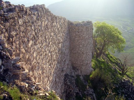 قلعه “یزدگرد” یادگاری شگفت‌انگیز از ایران باستان