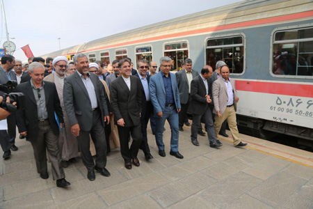 بازدید وزیر راه و شهرسازی از پروژه‌های راه‌آهن تهران- گرمسار