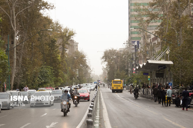 پیاده‌روی در بهاري‌ترين خيابان تهران