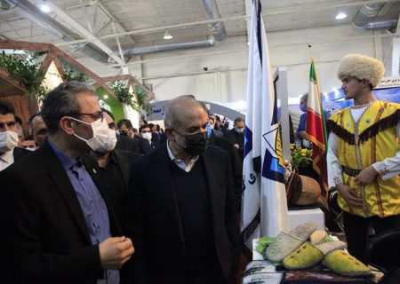 بازدید وحیدی وزیر کشور از بخش نمایشگاهی استان گلستان در نمایشگاه بین‌المللی گردشگری تهران