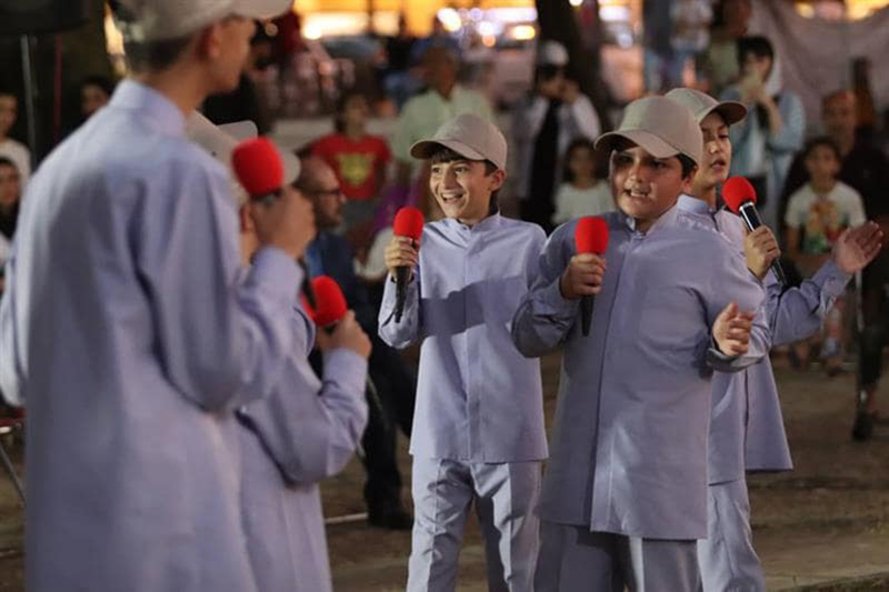 اجرای برنامه های مفرح فرهنگی وهنری در منطقه آزاد انزلی به منظور ایجاد لحظاتی شاد برای خانواده ها