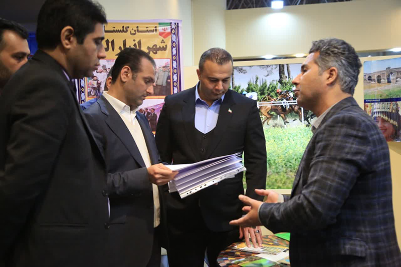 بازدید مدیرکل سرمایه‌گذاری وزارت میراث‌فرهنگی از بخش نمایشگاهی گلستان