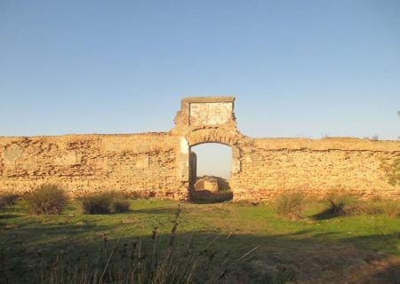 آغاز عملیات اجرایی تکمیل مطالعه، مرمت و احیا قلعه تاریخی جزیره آشوراده